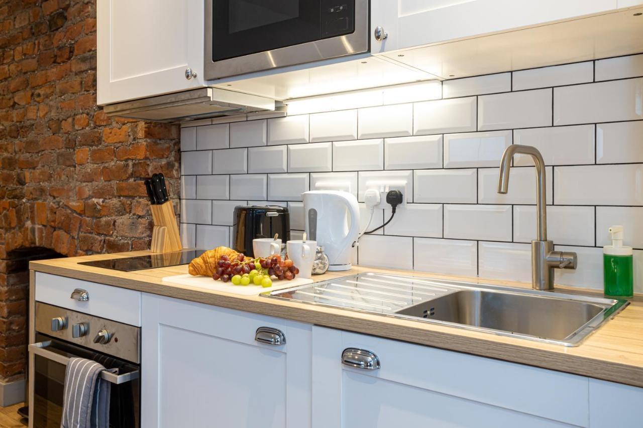Pillo Rooms Serviced Apartments - Salford Манчестер Екстер'єр фото