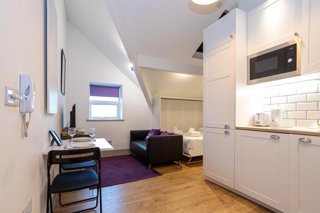 Pillo Rooms Serviced Apartments - Salford Манчестер Екстер'єр фото
